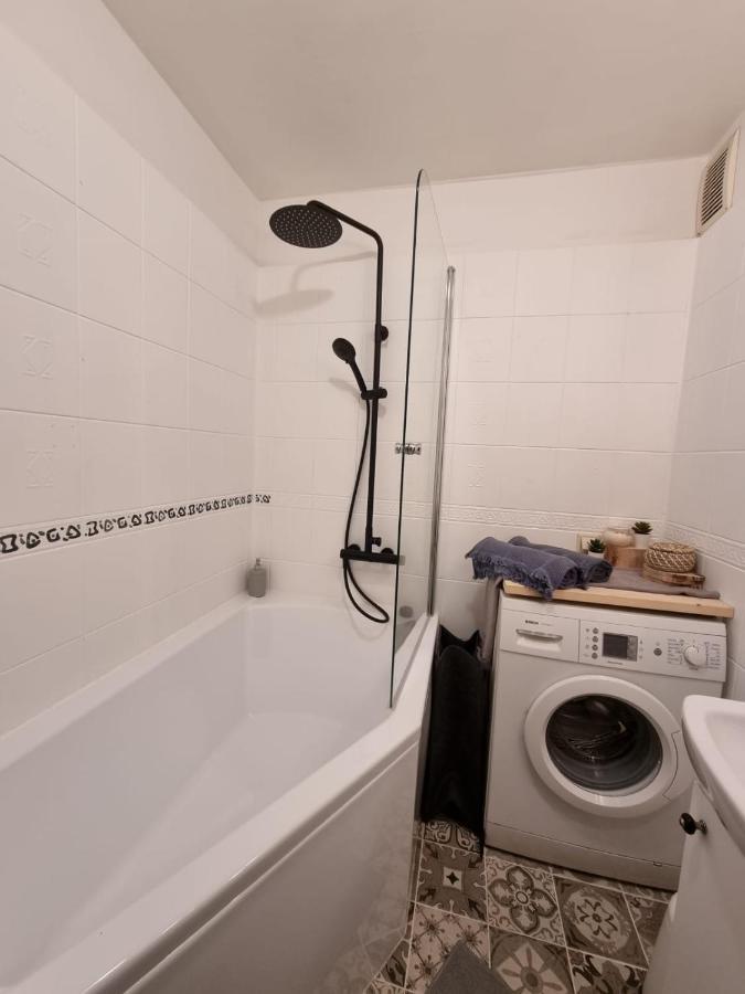Comfortable Two-Room Apartment Riga Exterior foto